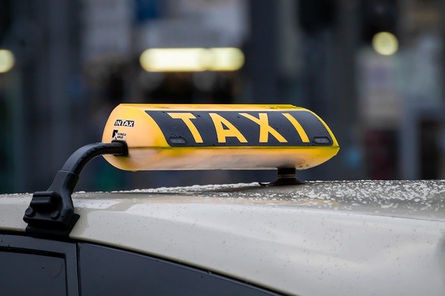 Digitale Beförderungs-Services wie MyTaxi machen Taxizentralen Konkurrenz und der Kunde profitiert